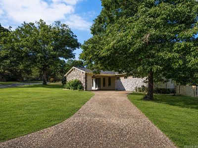 11 Crownpoint Rd