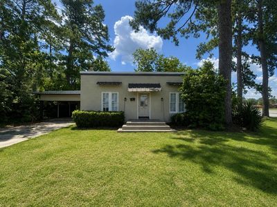 706 S Dogwood Dr