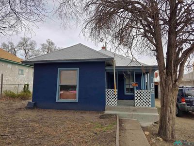 705 N 1st St