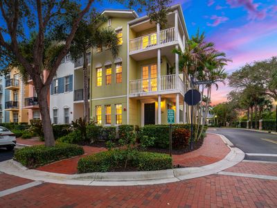 1002 E Heritage Club Circle