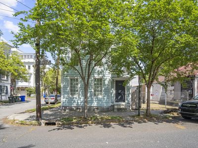 160 Smith St