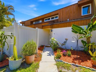 2074 Sunset Point Rd APT 136