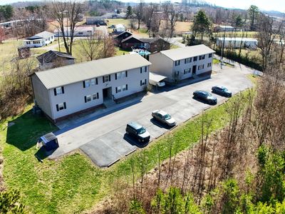 448 N Hills Rd