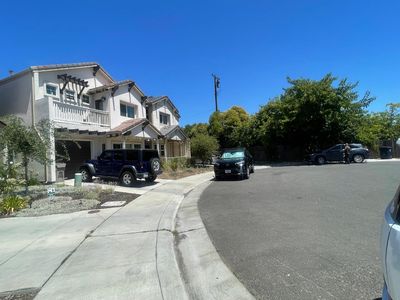 44 Lake House Ct