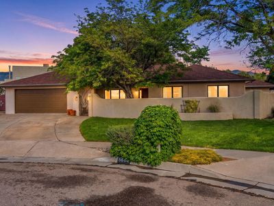 5604 Planeta Ct NE