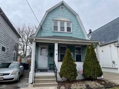 100 Baxter St