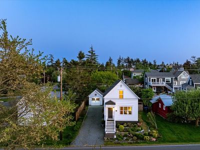 205 NE 9th Street
