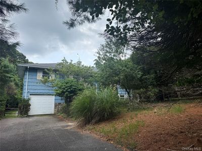Property at 8 Dartmouth Road, Shoreham, NY