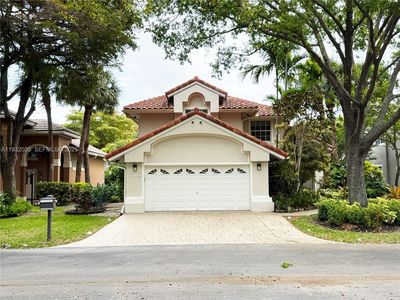 Property at 610 Misty Oaks Ln, Pompano Beach, FL