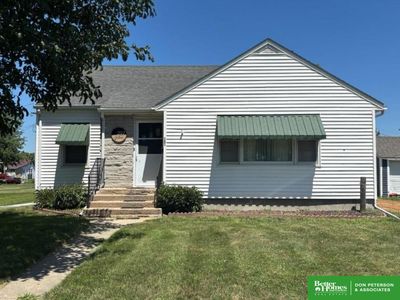 207 W Cedar St