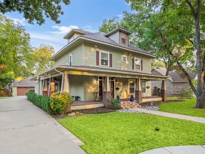 114 E University Ave