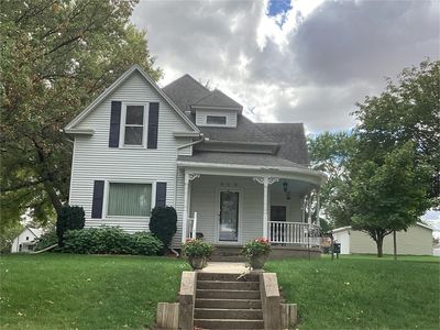 300 Main St