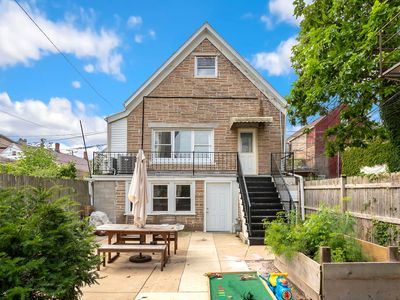 941 W 32nd St