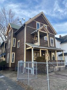 26 Hebron St