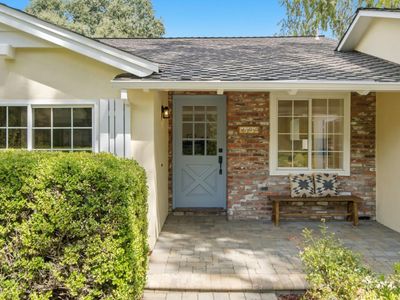 699 Rosita Ave