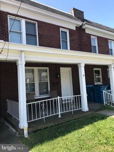 60 E Main St