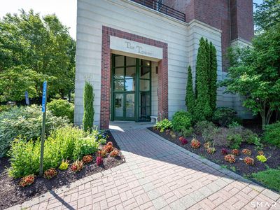 49 Rose Street #208