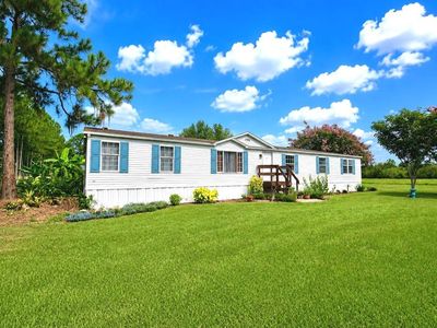1750 W FROSTPROOF ROAD