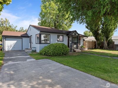 1821 Peninsula Drive