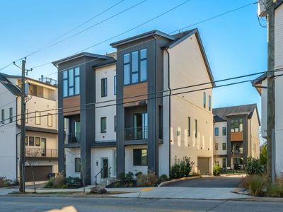 2347 Hosea L Williams Dr #11