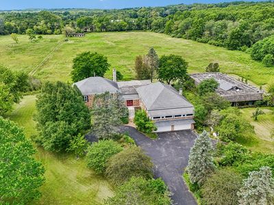 93B W Bateman Rd