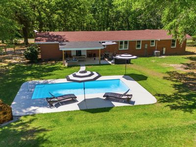 695 Hartzog Rd