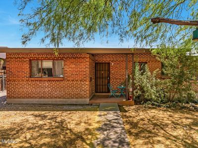 1328 E Adams St