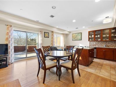 1689 E 21st St APT 6A