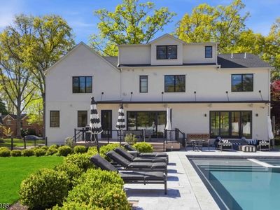 13 Robert Dr