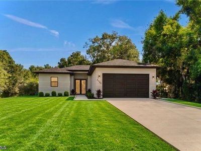 2700 Rena Ln