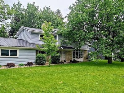 917 Summit Ave