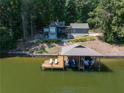323 Lee Road 898