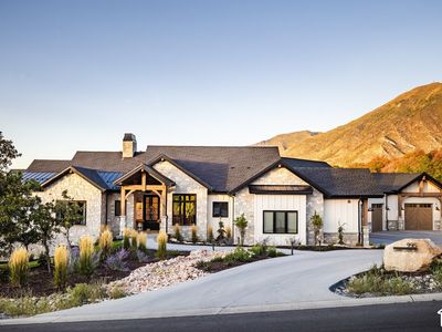 995 S Summit Creek Dr