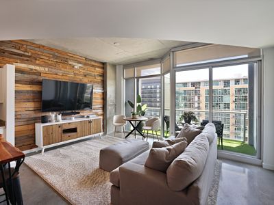 600 12th Ave S APT 1706