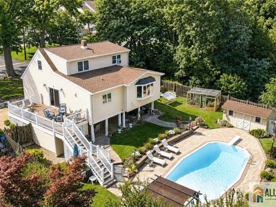 112 Tunison Rd