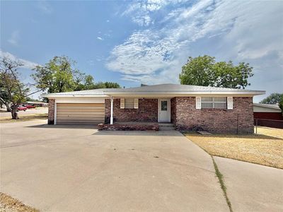 231 Circle Dr