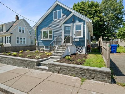 100 Keith St