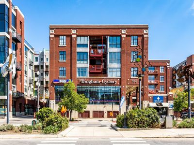 336 W Broadway S #201