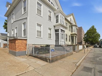 483 County St