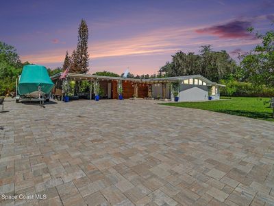 2207 Poinsettia Dr
