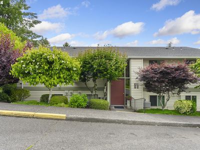 12022 SW King Arthur St APT B