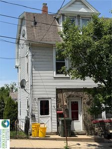 704 Hayes St