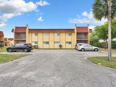 2960 NW 55th Ave APT 2D