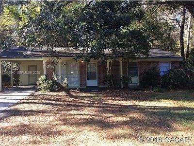 4216 NW 10th St