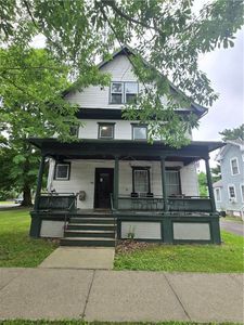 702 N Aurora St