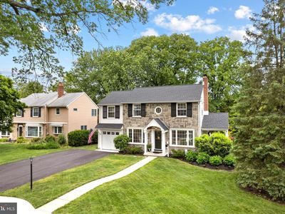 809 W Redman Ave