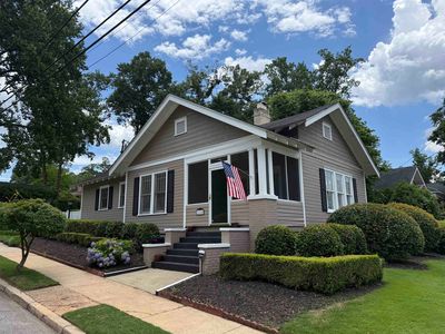 160 Ivy St