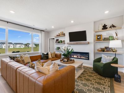 1281 Edge Way