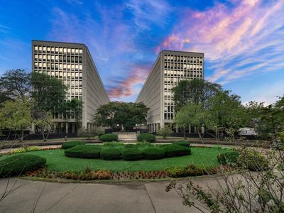 1401 E 55th St APT 313N