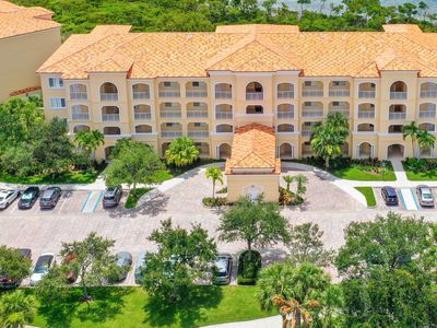 28 Harbour Isle Drive W #101